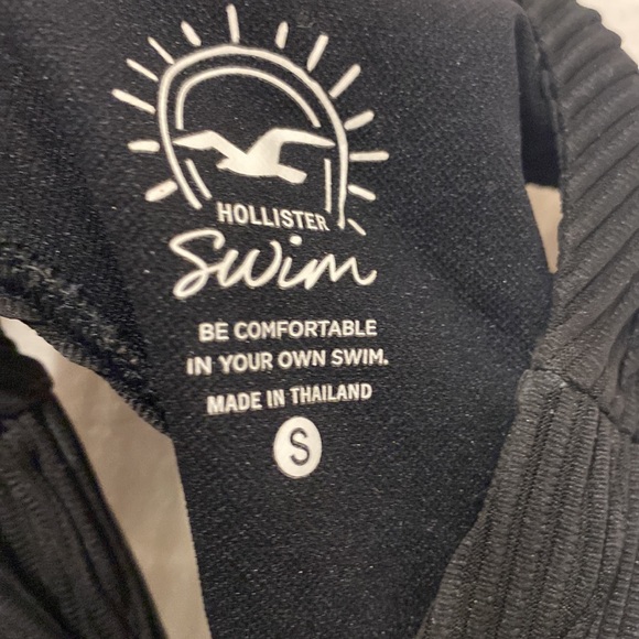 Hollister fake knot swim top - Picture 2 of 2